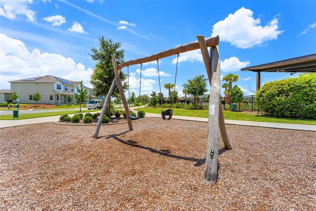 For Rent: $2,350 (3 beds, 2 baths, 1692 Square Feet)