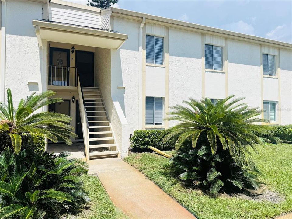 For Rent: $1,895 (2 beds, 2 baths, 1054 Square Feet)