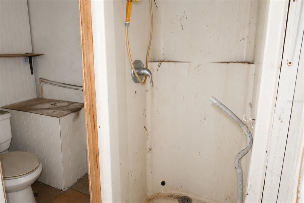 На продажу: $239,900 (2 спален, 2 ванн, 1204 Квадратных фут)
