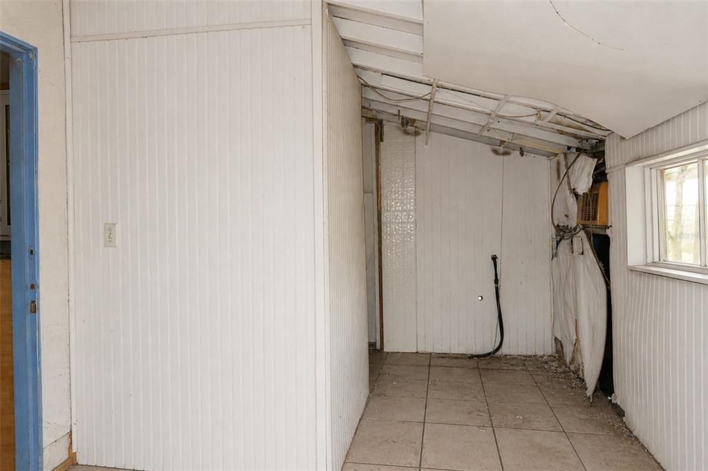 На продажу: $239,900 (2 спален, 2 ванн, 1204 Квадратных фут)