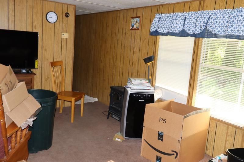 For Sale: $79,900 (2 beds, 1 baths, 672 Square Feet)