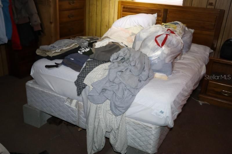 For Sale: $79,900 (2 beds, 1 baths, 672 Square Feet)