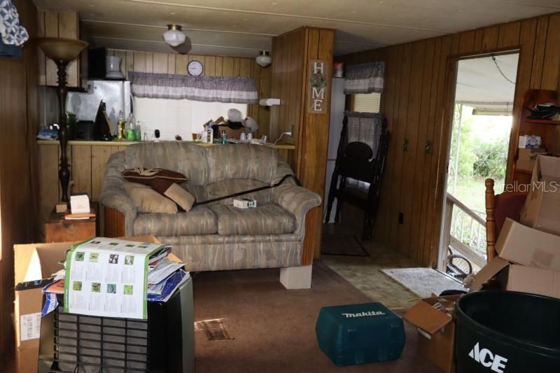 For Sale: $79,900 (2 beds, 1 baths, 672 Square Feet)