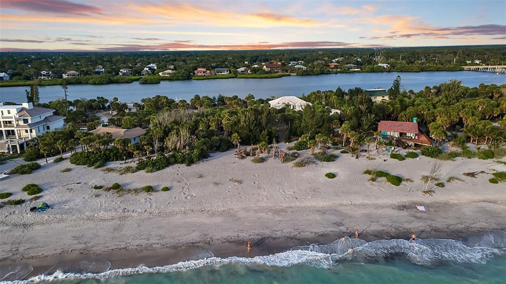 На продажу: $3,595,000 (1.17 acres)