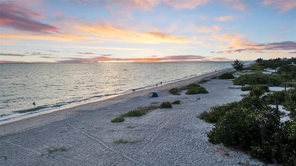 На продажу: $3,595,000 (1.17 acres)