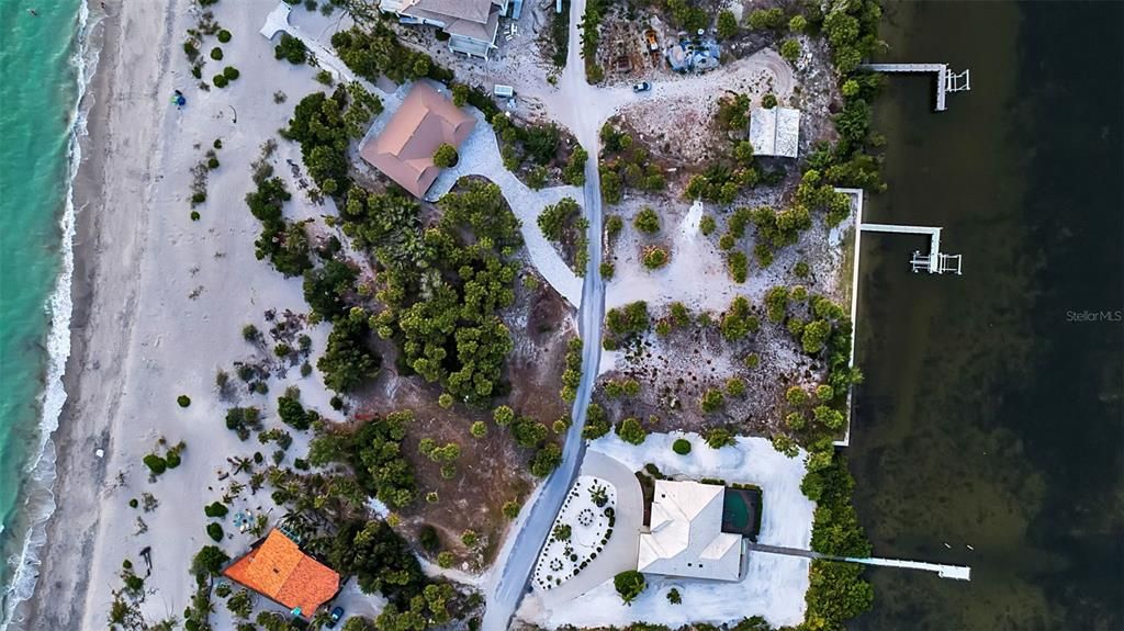 На продажу: $3,595,000 (1.17 acres)