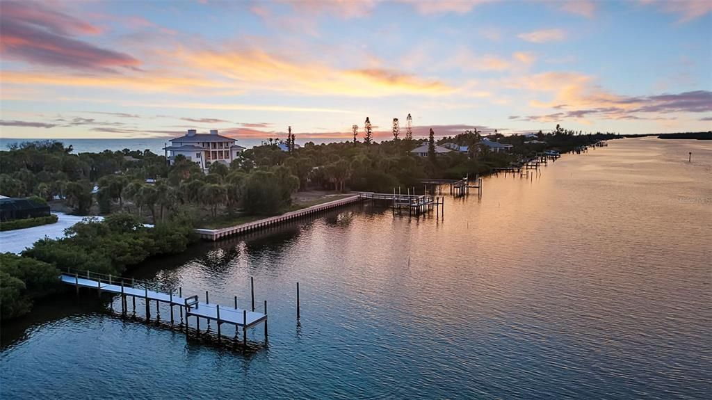 На продажу: $3,595,000 (1.17 acres)