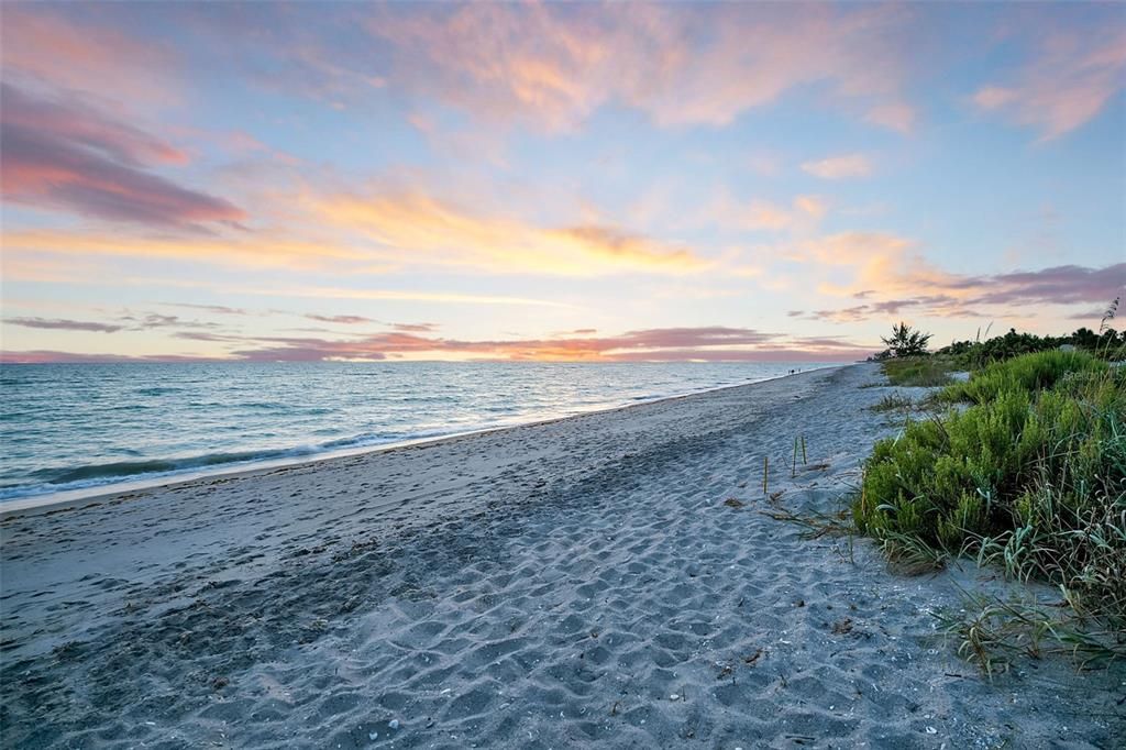На продажу: $3,595,000 (1.17 acres)