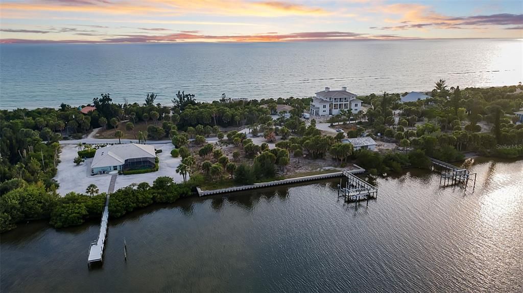 На продажу: $3,595,000 (1.17 acres)
