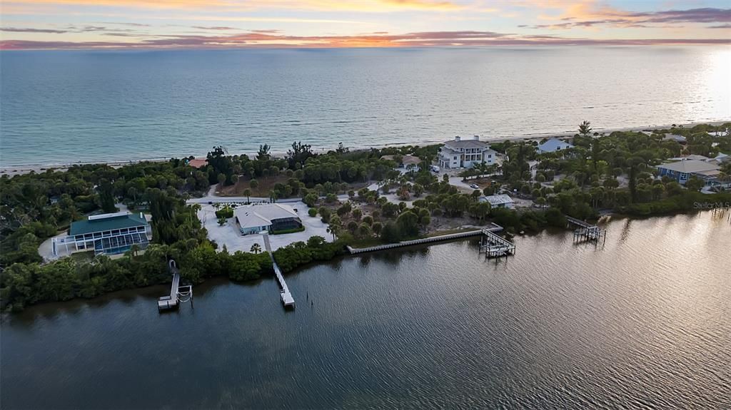 На продажу: $3,595,000 (1.17 acres)