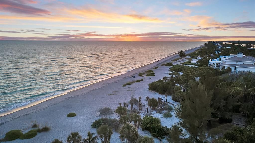 На продажу: $3,595,000 (1.17 acres)