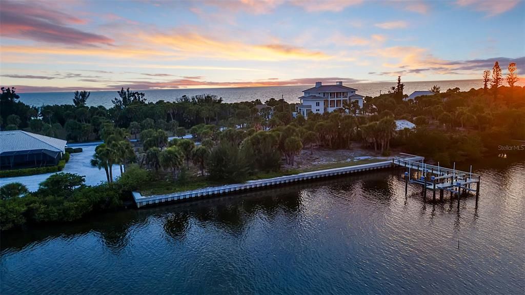 На продажу: $3,595,000 (1.17 acres)