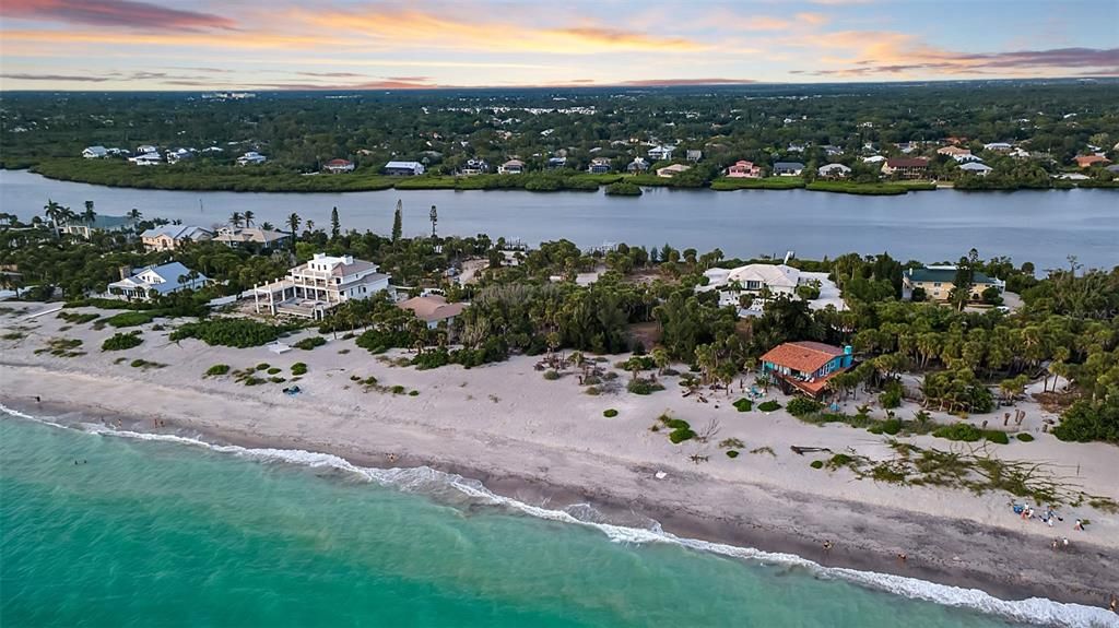 На продажу: $3,595,000 (1.17 acres)