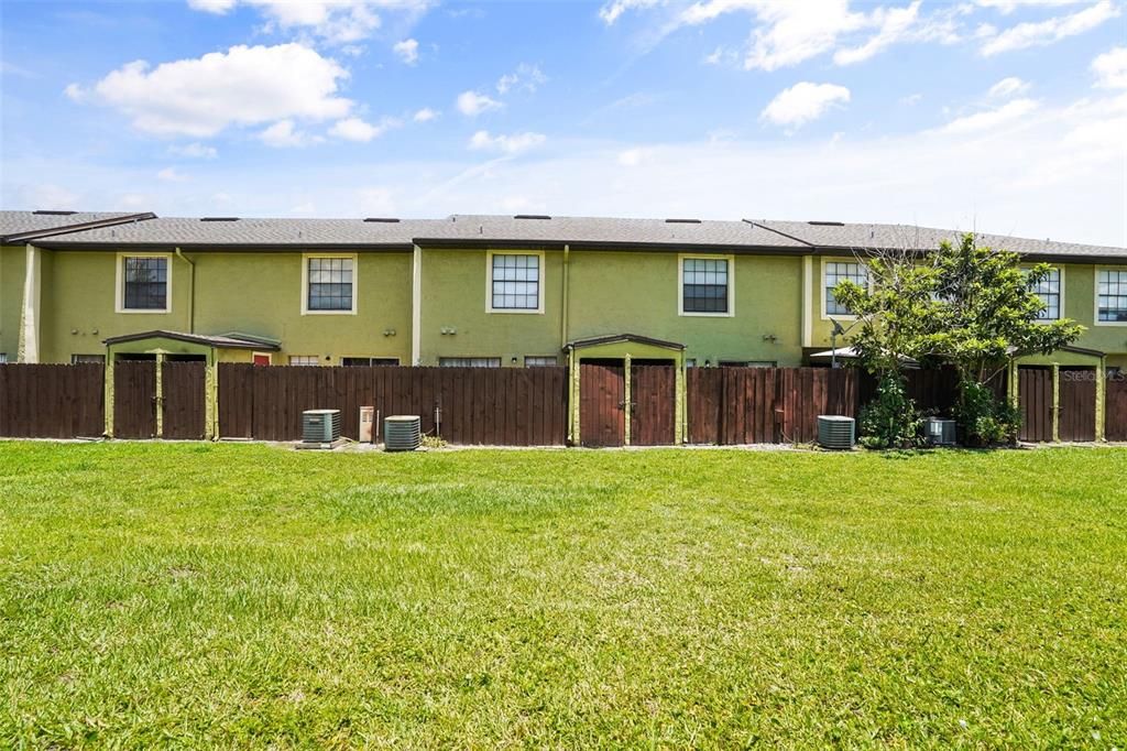 For Sale: $179,900 (2 beds, 2 baths, 1031 Square Feet)