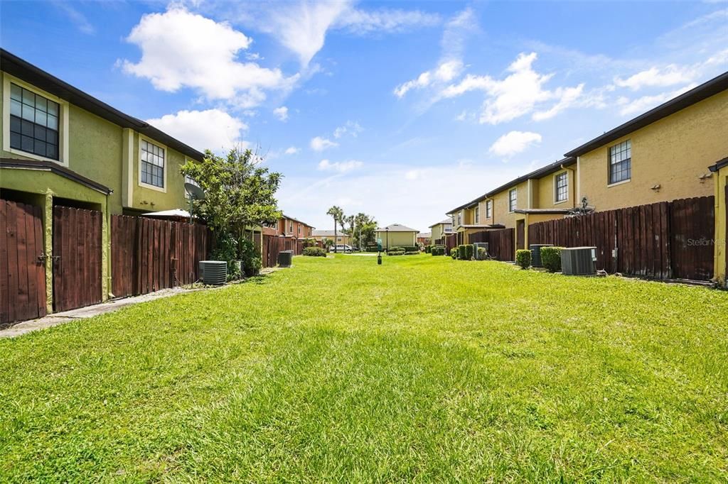 For Sale: $179,900 (2 beds, 2 baths, 1031 Square Feet)