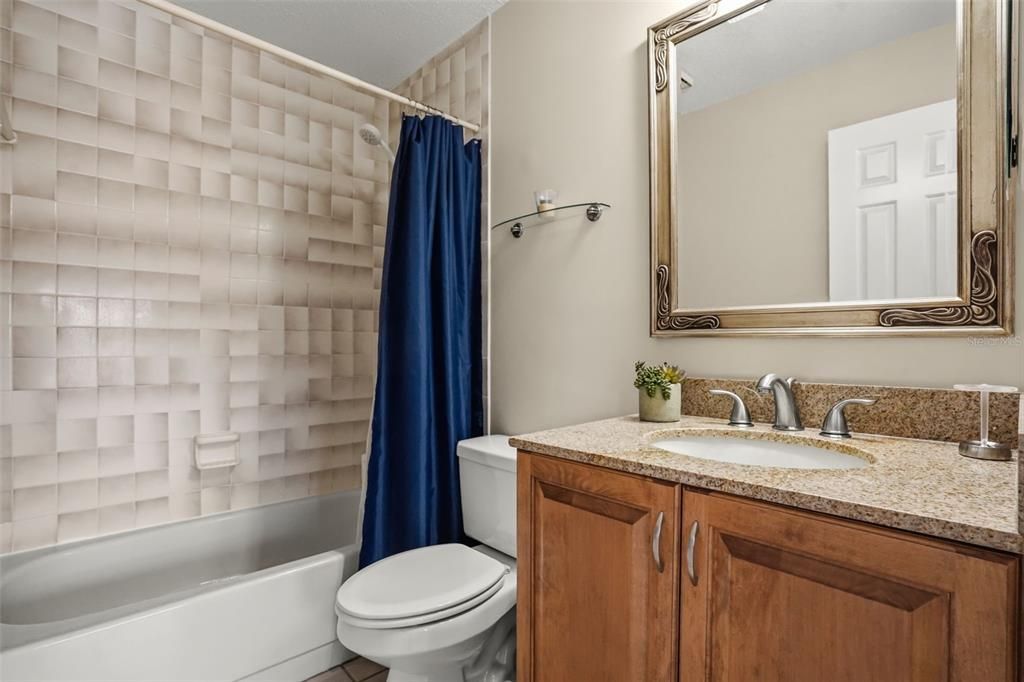 For Sale: $179,900 (2 beds, 2 baths, 1031 Square Feet)