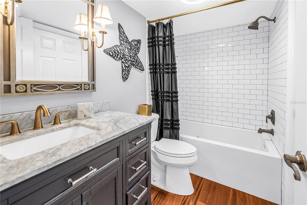 For Sale: $1,300,000 (2 beds, 2 baths, 1223 Square Feet)