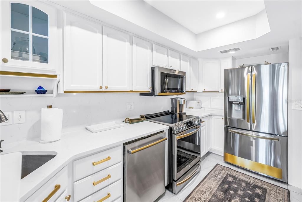 For Sale: $1,300,000 (2 beds, 2 baths, 1223 Square Feet)