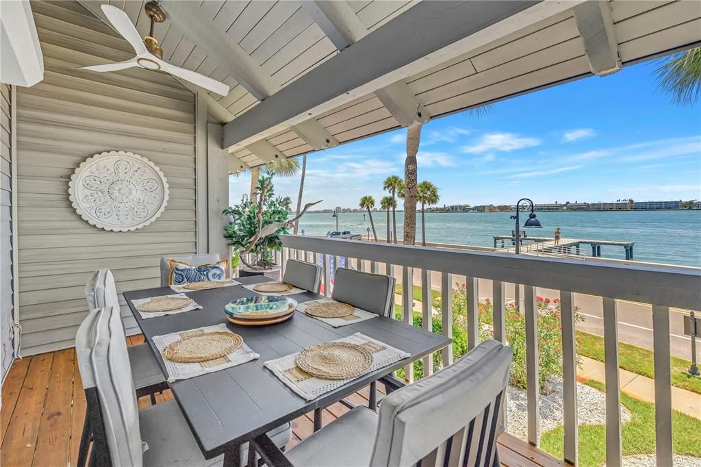 For Sale: $1,300,000 (2 beds, 2 baths, 1223 Square Feet)