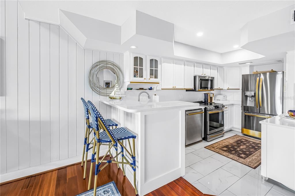 For Sale: $1,300,000 (2 beds, 2 baths, 1223 Square Feet)