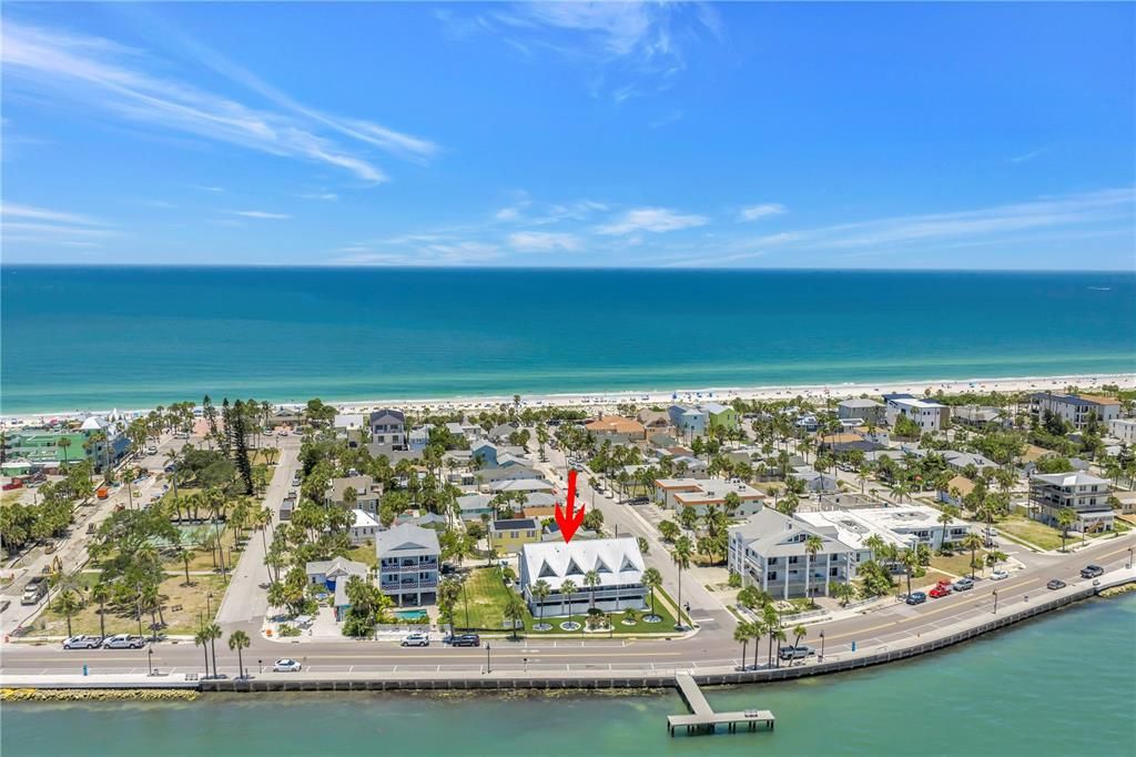 For Sale: $1,300,000 (2 beds, 2 baths, 1223 Square Feet)