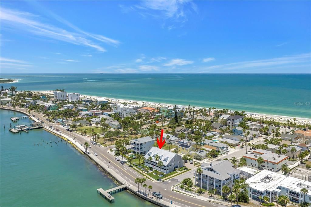 For Sale: $1,300,000 (2 beds, 2 baths, 1223 Square Feet)