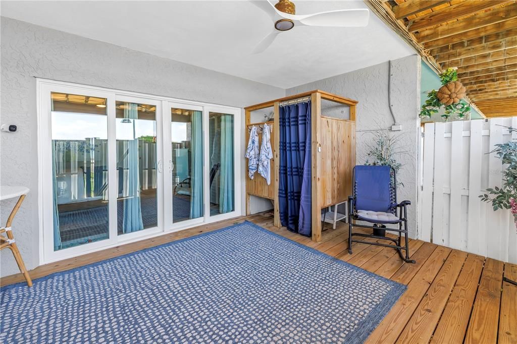For Sale: $1,300,000 (2 beds, 2 baths, 1223 Square Feet)