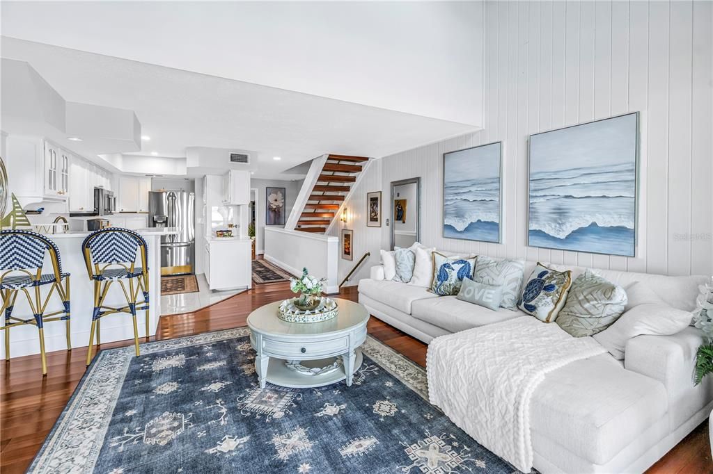 For Sale: $1,300,000 (2 beds, 2 baths, 1223 Square Feet)