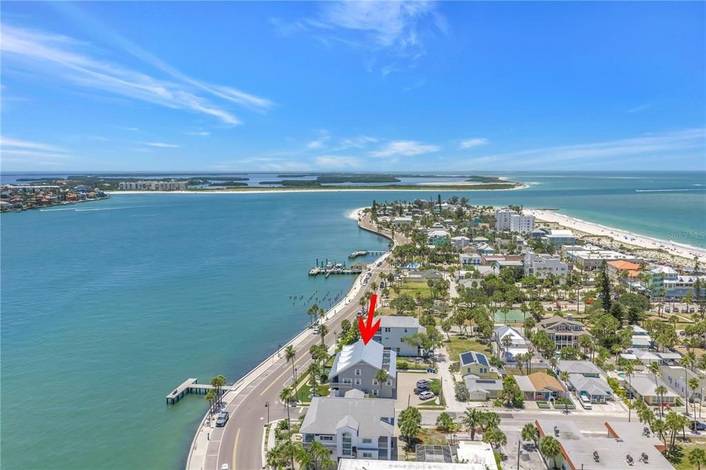 For Sale: $1,300,000 (2 beds, 2 baths, 1223 Square Feet)