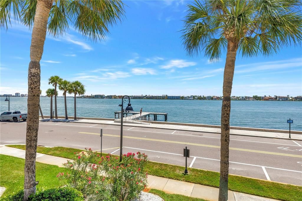 For Sale: $1,300,000 (2 beds, 2 baths, 1223 Square Feet)