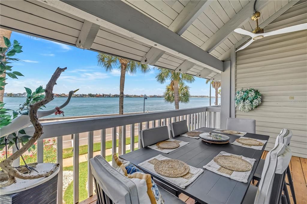 For Sale: $1,300,000 (2 beds, 2 baths, 1223 Square Feet)