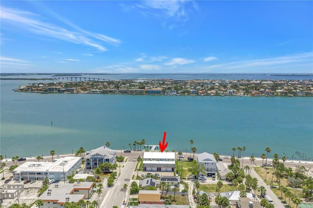 For Sale: $1,300,000 (2 beds, 2 baths, 1223 Square Feet)