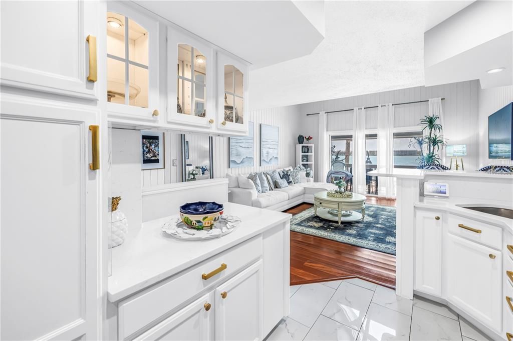 For Sale: $1,300,000 (2 beds, 2 baths, 1223 Square Feet)
