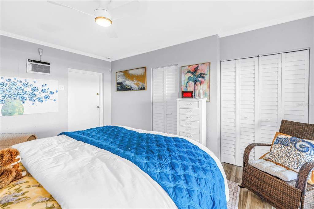 For Sale: $1,300,000 (2 beds, 2 baths, 1223 Square Feet)