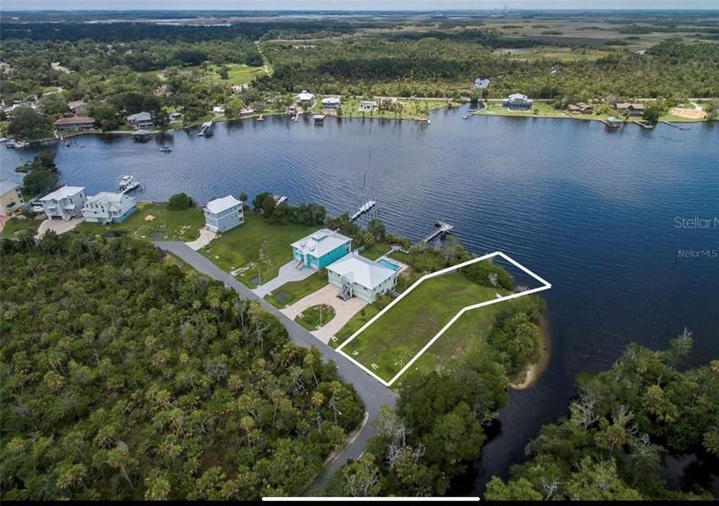 En Venta: $495,000 (0.31 acres)