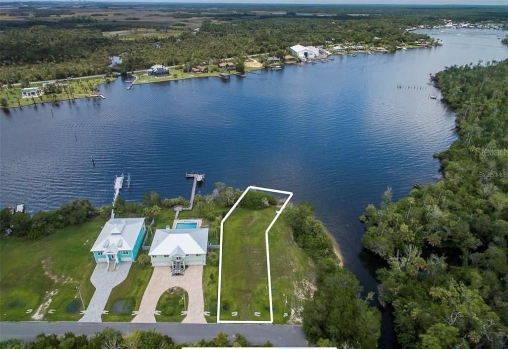 En Venta: $495,000 (0.31 acres)
