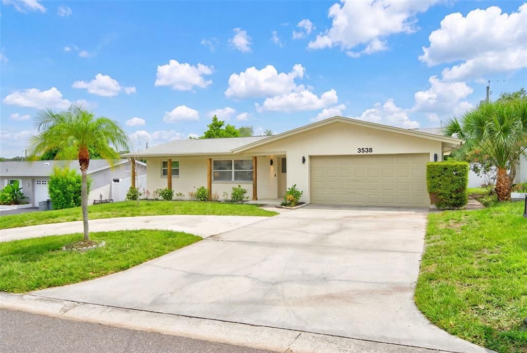 For Sale: $589,000 (3 beds, 2 baths, 1563 Square Feet)