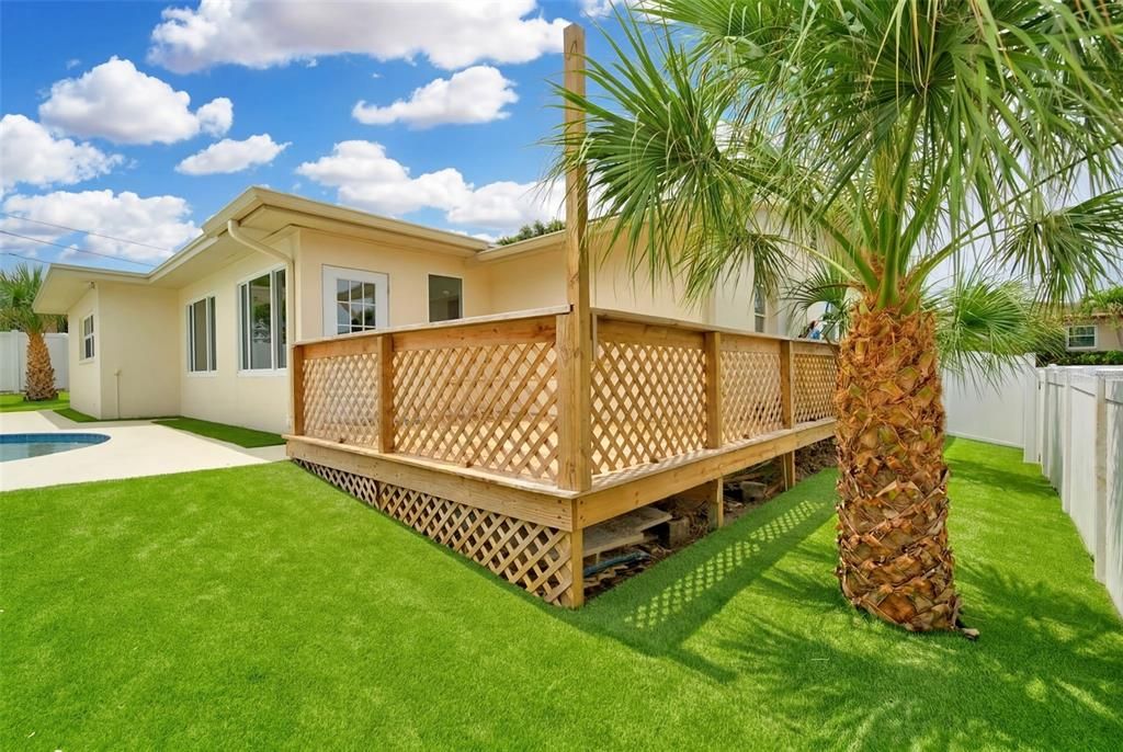 For Sale: $589,000 (3 beds, 2 baths, 1563 Square Feet)