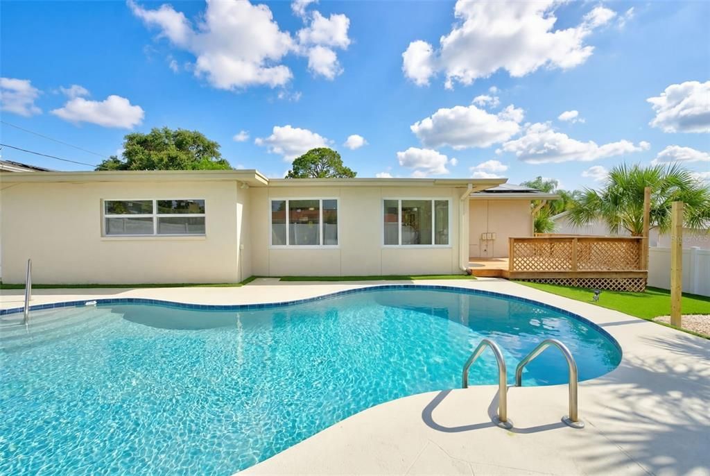 For Sale: $589,000 (3 beds, 2 baths, 1563 Square Feet)