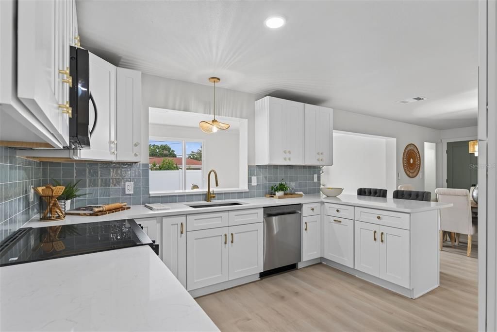 For Sale: $589,000 (3 beds, 2 baths, 1563 Square Feet)