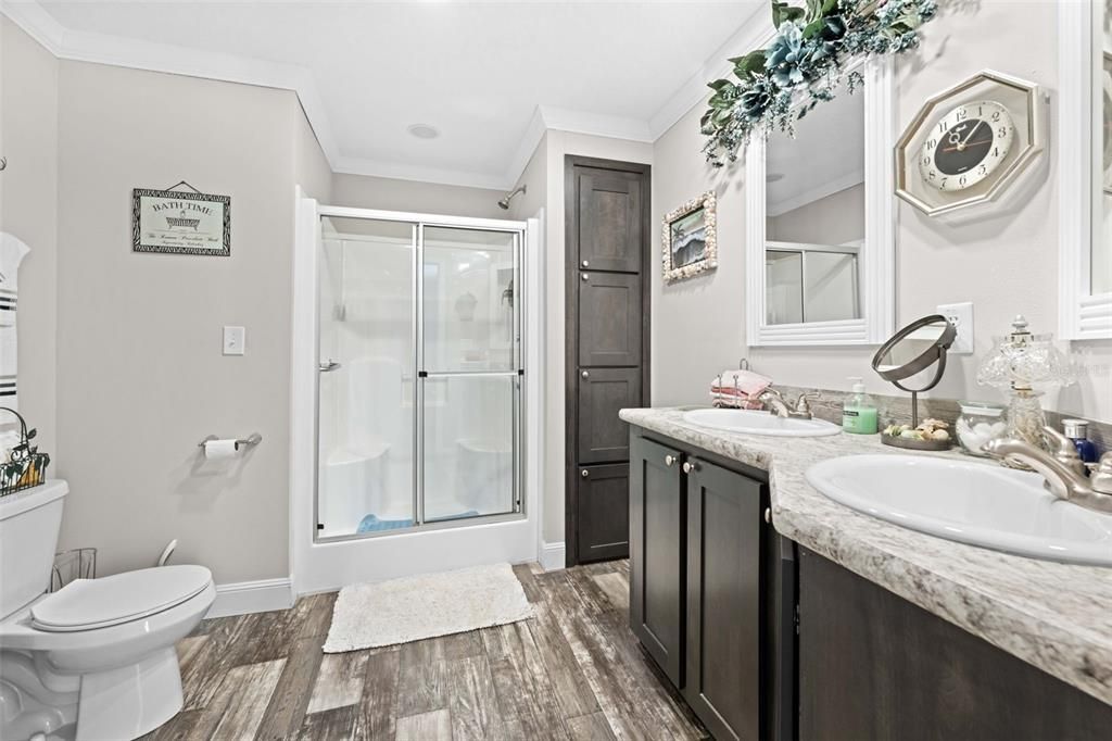 For Sale: $225,000 (2 beds, 2 baths, 1338 Square Feet)