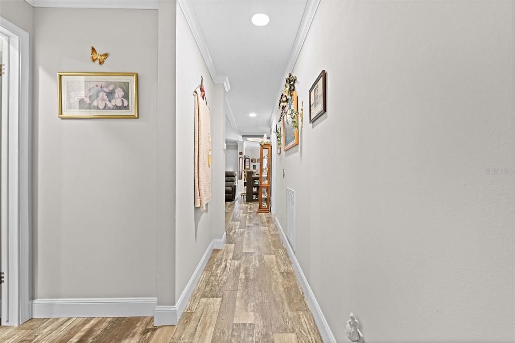 For Sale: $225,000 (2 beds, 2 baths, 1338 Square Feet)