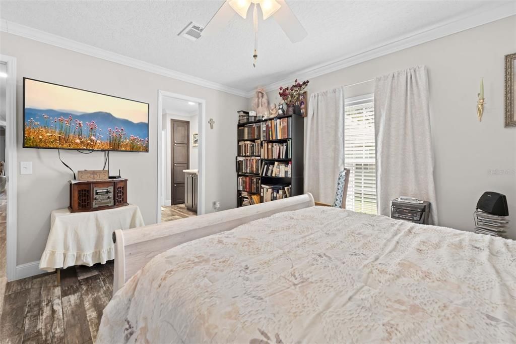 For Sale: $225,000 (2 beds, 2 baths, 1338 Square Feet)