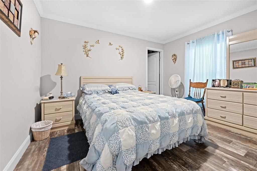 For Sale: $225,000 (2 beds, 2 baths, 1338 Square Feet)