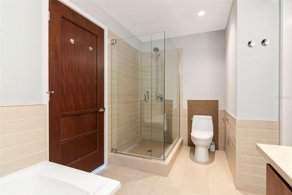 На продажу: $489,000 (2 спален, 2 ванн, 1237 Квадратных фут)