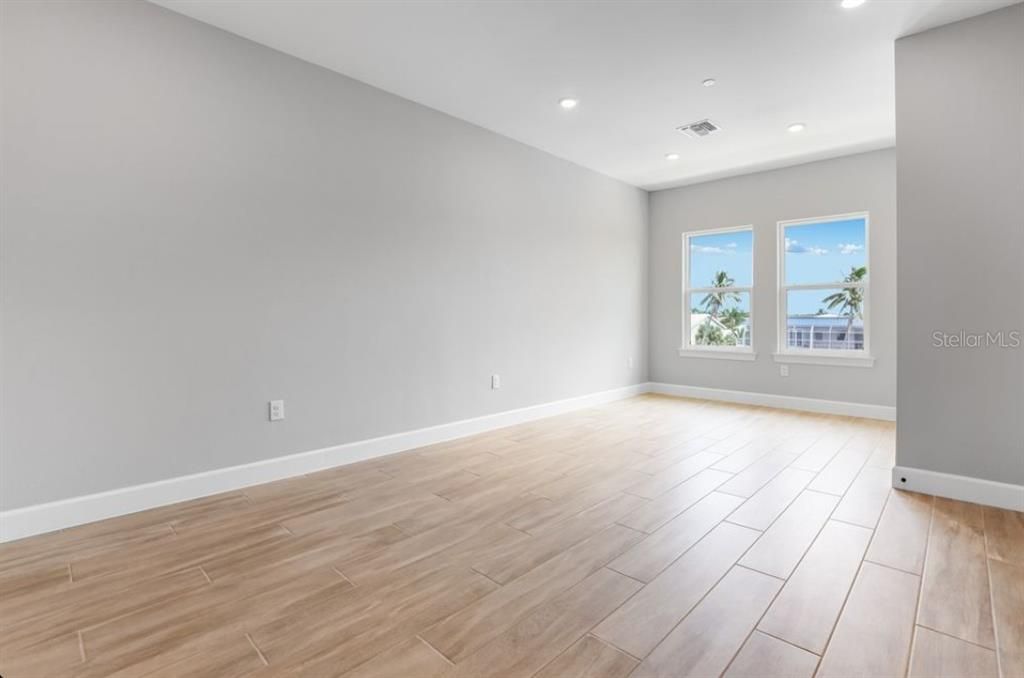 For Sale: $540,000 (4 beds, 3 baths, 1867 Square Feet)