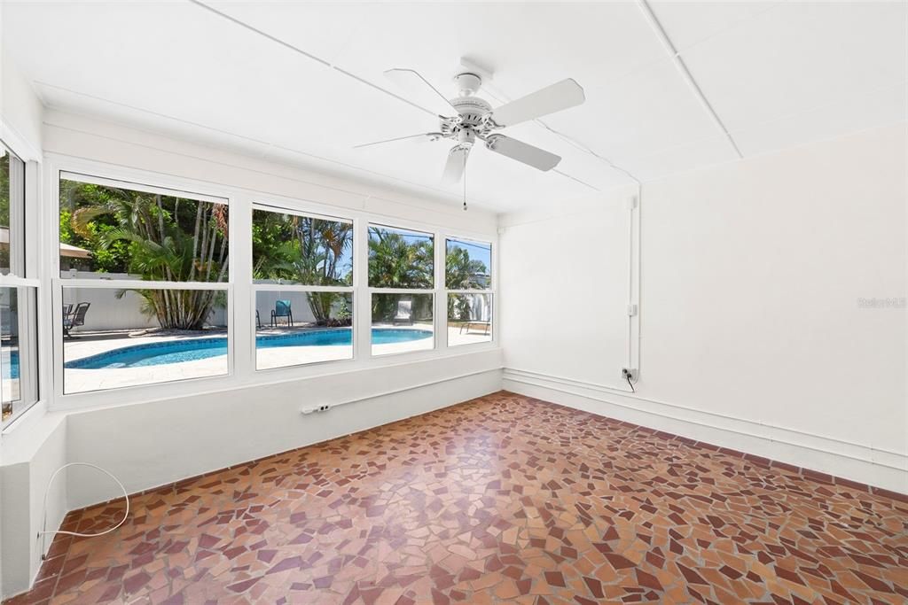 : $525,000 (3 beds, 2 baths, 1475 Square Feet)