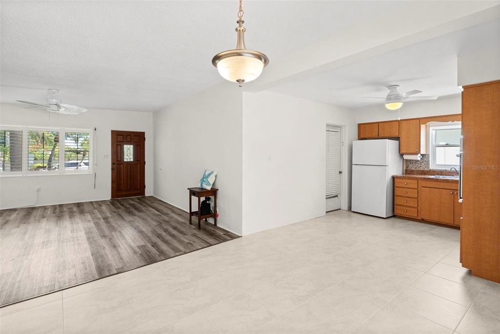 : $525,000 (3 beds, 2 baths, 1475 Square Feet)
