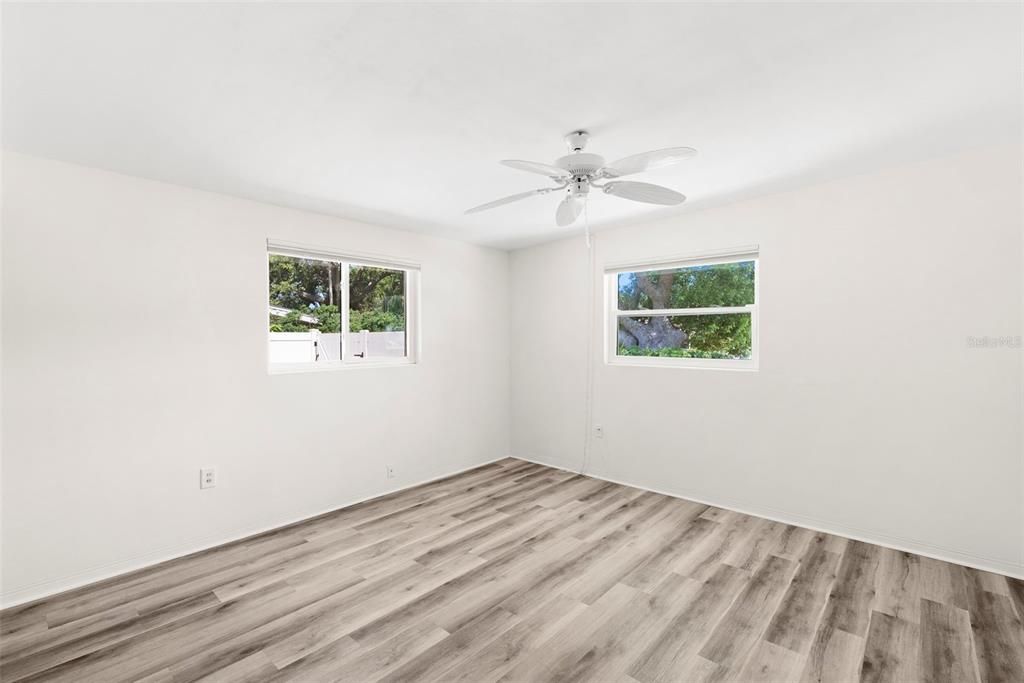 : $525,000 (3 beds, 2 baths, 1475 Square Feet)