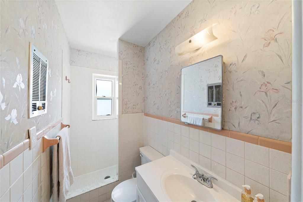 : $525,000 (3 beds, 2 baths, 1475 Square Feet)